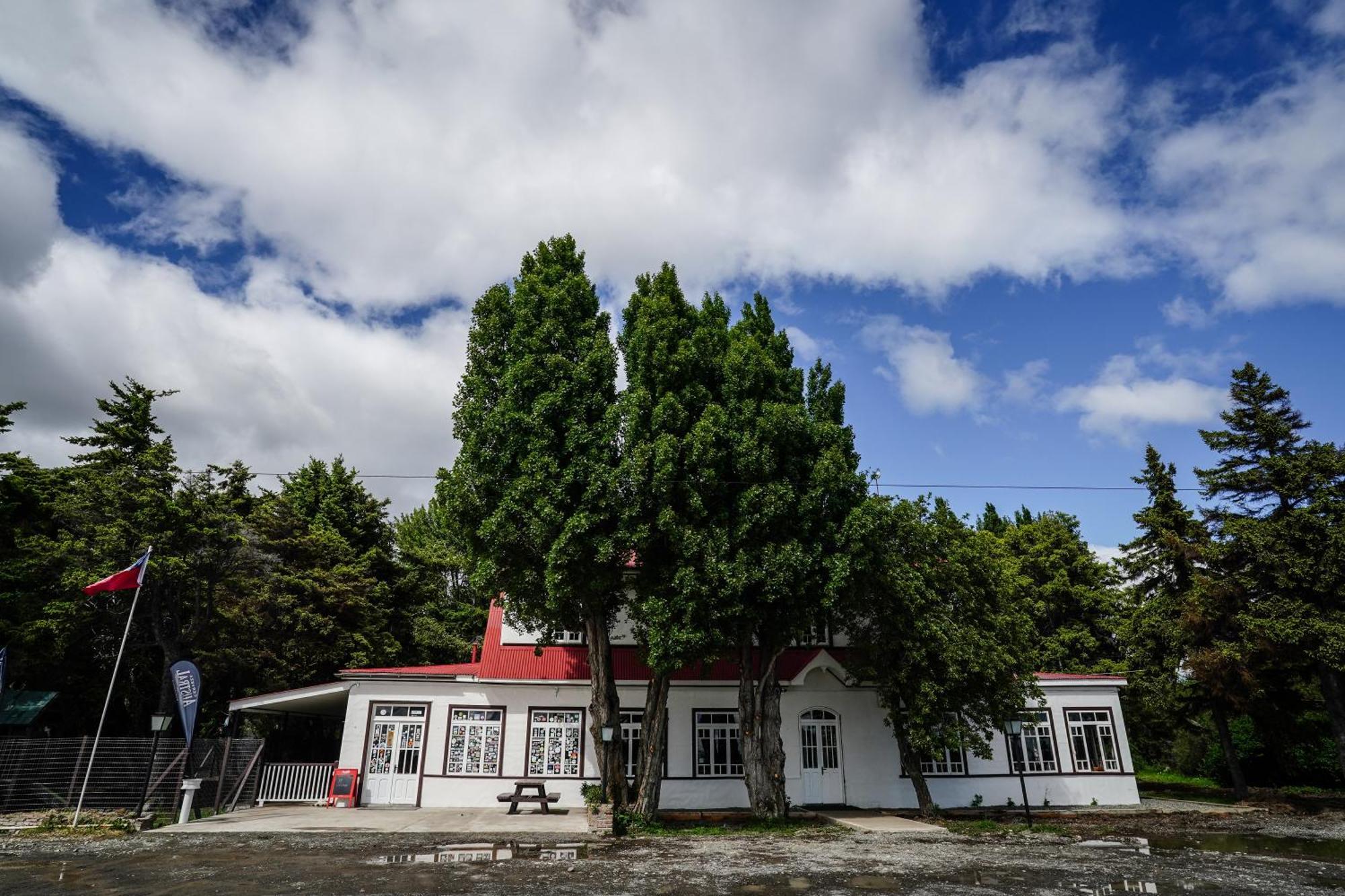 Hotel Rio Rubens Puerto Natales Bagian luar foto